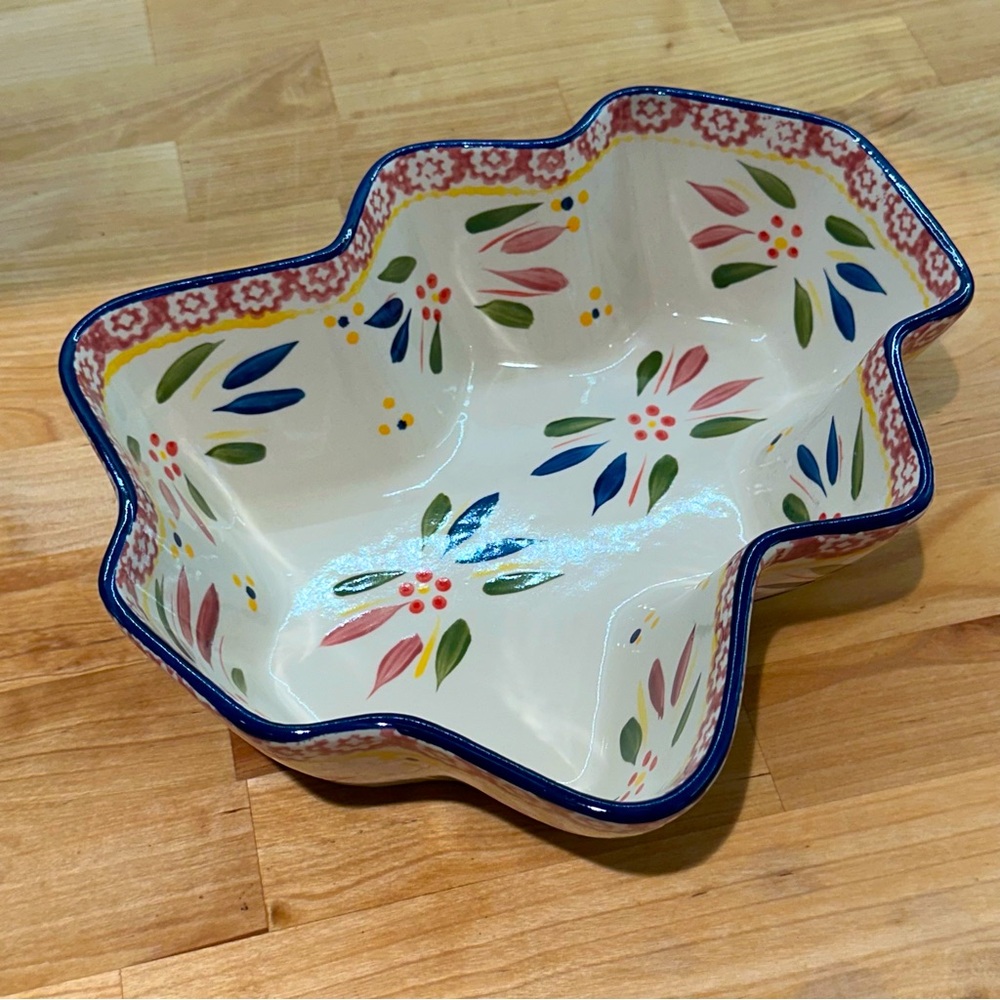 Temp-Tations Old World Confetti Tree Figural 2 QT Ovenware Baker. NWOT